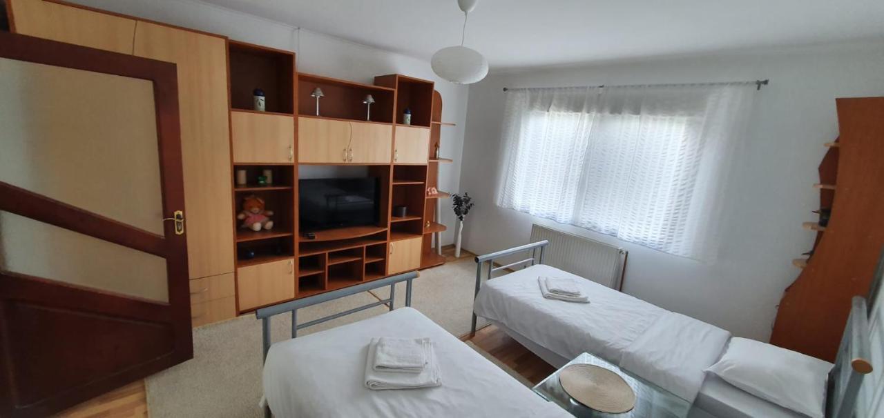 Apartamento Casa Alex Si Daiana Orşova Exterior foto