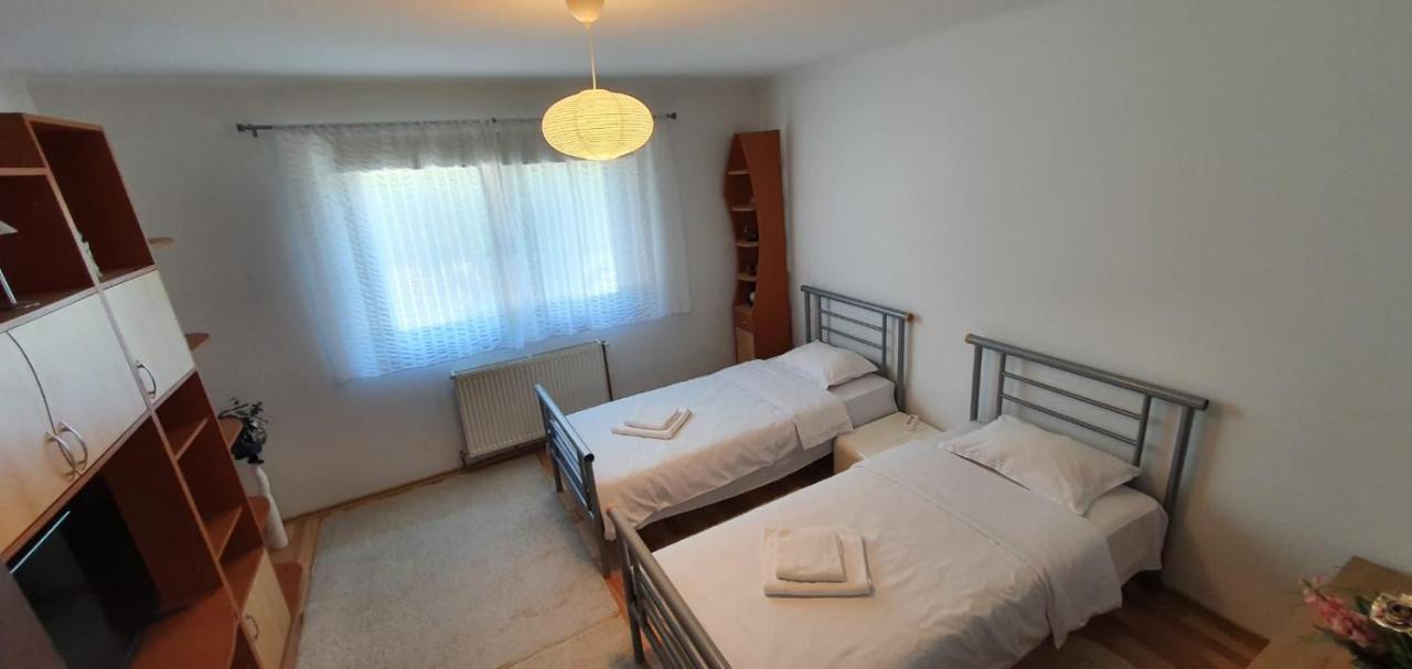Apartamento Casa Alex Si Daiana Orşova Exterior foto